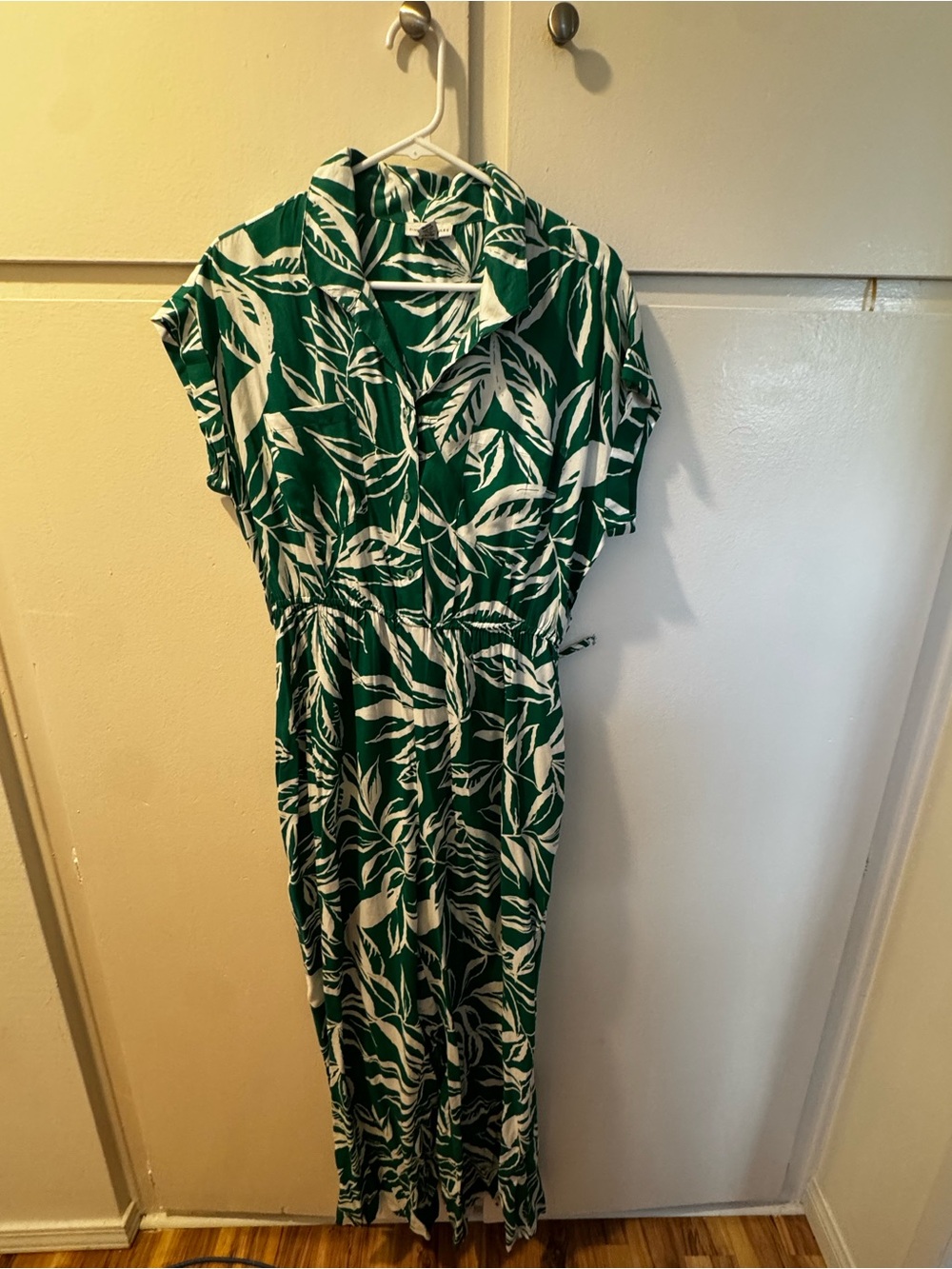 Sincerely Jules Green and White Leaf-Print Jumpsuit